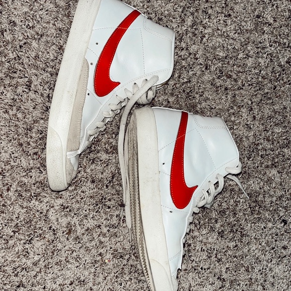 nike blazers! - Picture 2 of 4